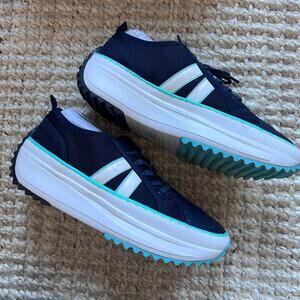 Joy Sneaker Sz 9 wide